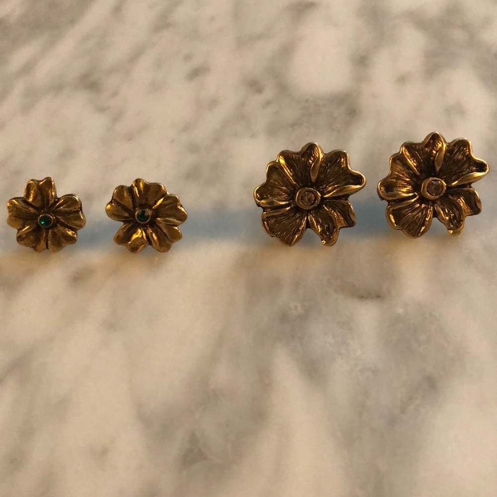 Set of two pairs of flower earrings